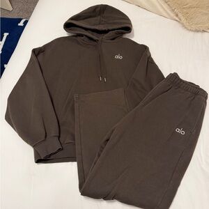 Alo Accolade Sweat Set - Brown
